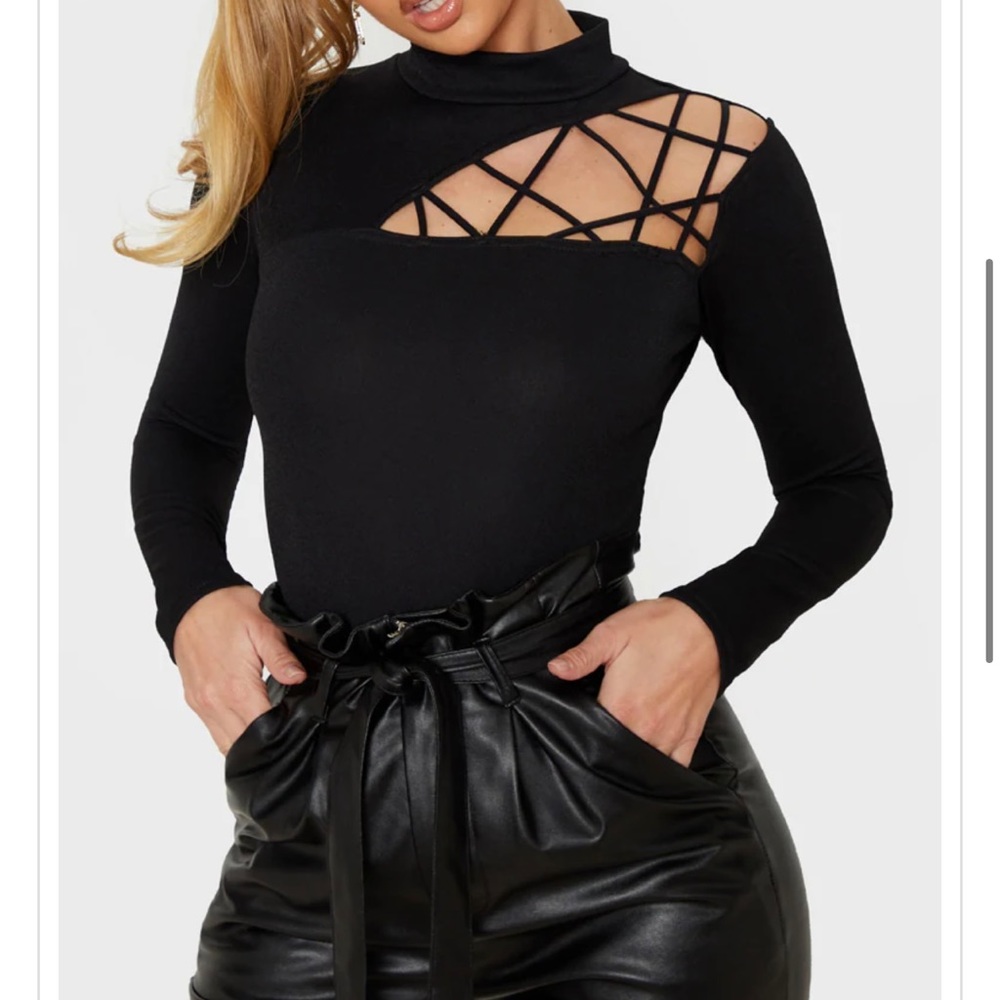 Black bodysuit shirt with cutout